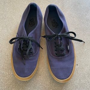 Vans Mens size 9.5 Navy Gum Bottoms
